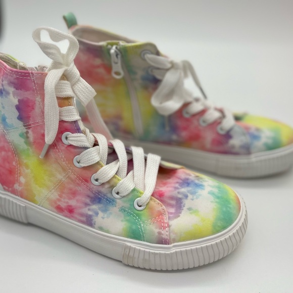 Girls' Cora Tie-Dye Zipper Lace-Up Sneakers - Cat & Jack - Picture 1 of 4